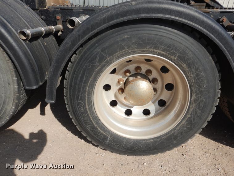 image for item DG8283 2013 Peterbilt 388  winch truck