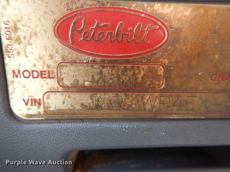image for item DG8283 2013 Peterbilt 388  winch truck