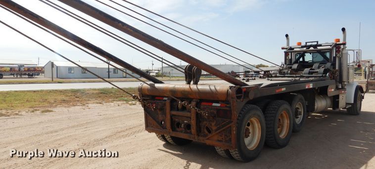 image for item DG8284 2006 Peterbilt 357  winch truck