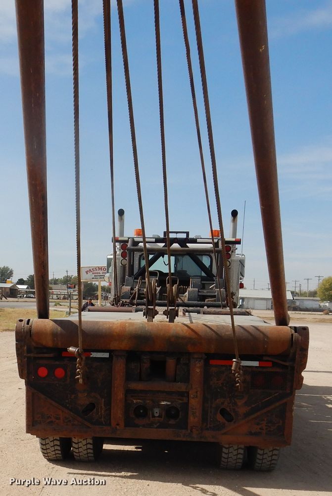 image for item DG8284 2006 Peterbilt 357  winch truck