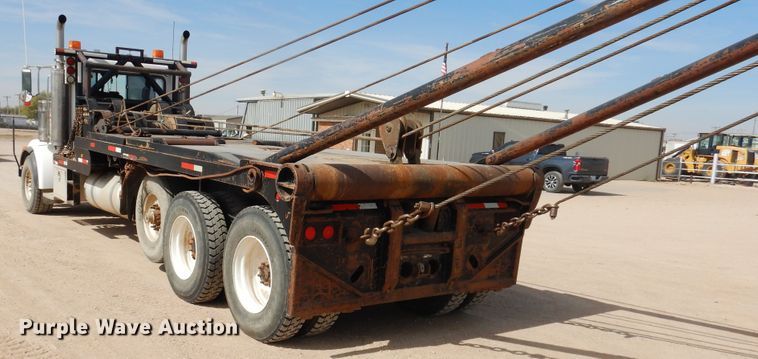 image for item DG8284 2006 Peterbilt 357  winch truck