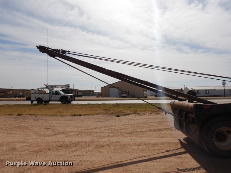 image for item DG8284 2006 Peterbilt 357  winch truck