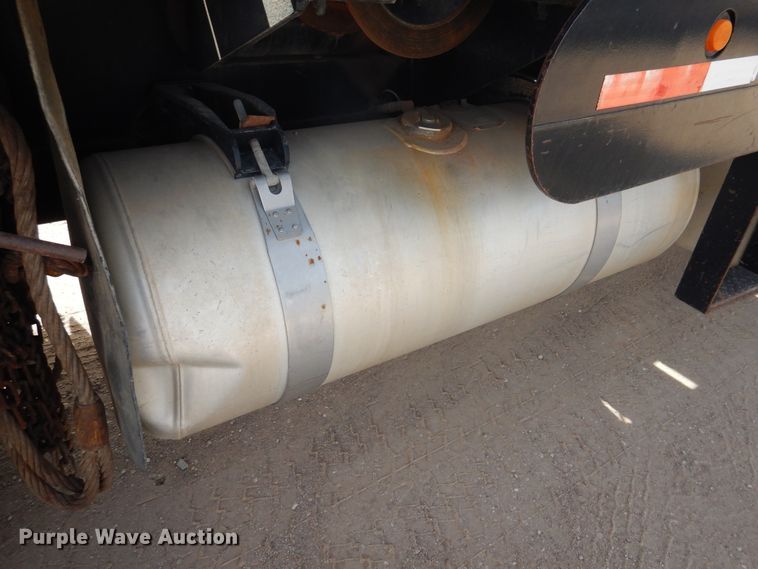 image for item DG8284 2006 Peterbilt 357  winch truck