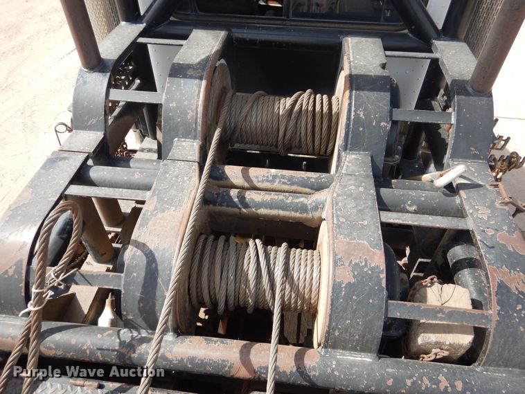 image for item DG8284 2006 Peterbilt 357  winch truck