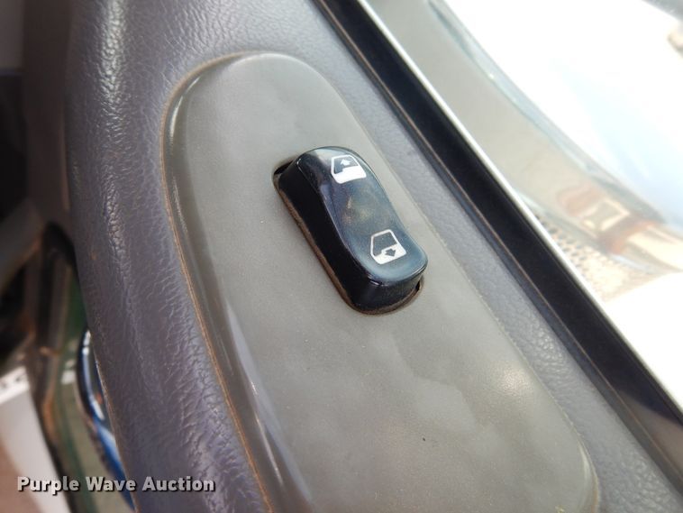 image for item DG8284 2006 Peterbilt 357  winch truck