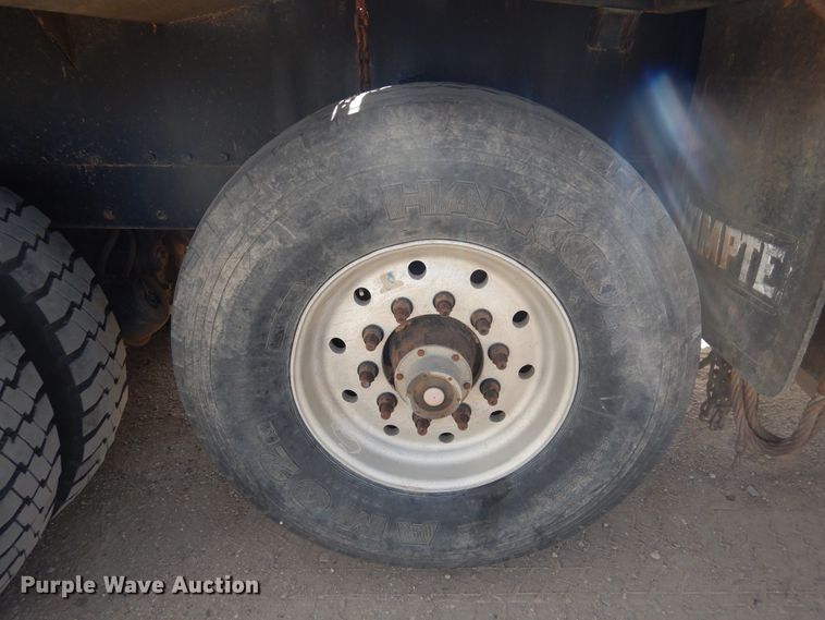 image for item DG8284 2006 Peterbilt 357  winch truck