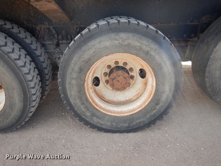 image for item DG8284 2006 Peterbilt 357  winch truck