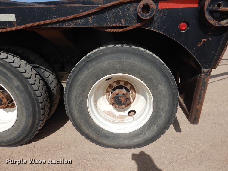 image for item DG8284 2006 Peterbilt 357  winch truck