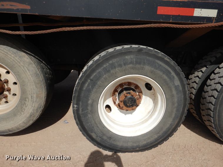 image for item DG8284 2006 Peterbilt 357  winch truck