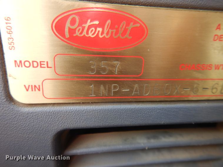 image for item DG8284 2006 Peterbilt 357  winch truck