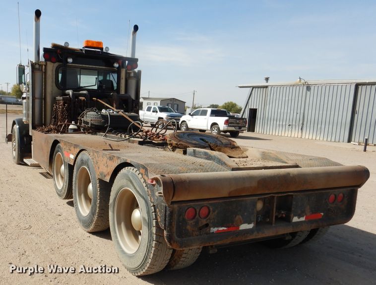 image for item DG8286 1999 Peterbilt 379  winch truck