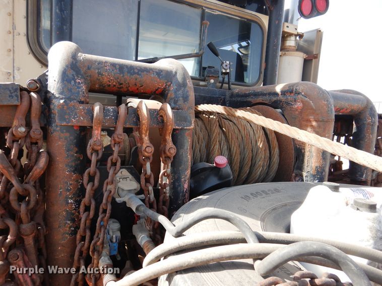 image for item DG8286 1999 Peterbilt 379  winch truck