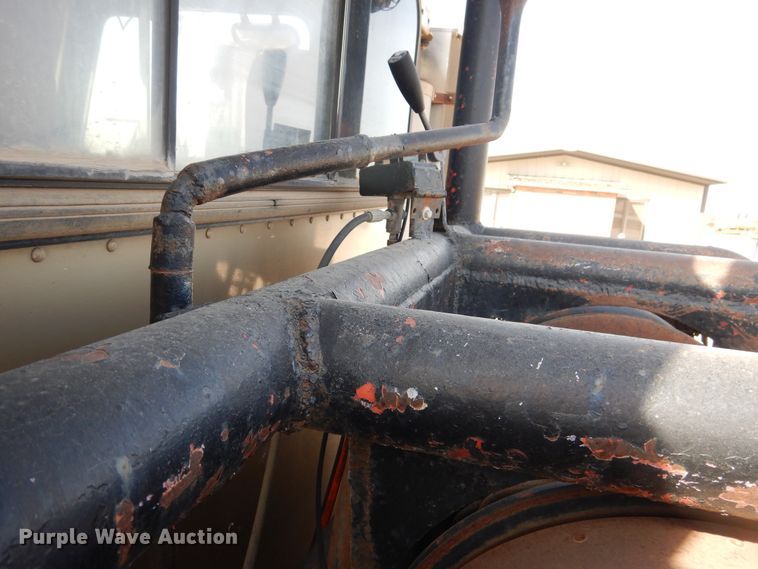 image for item DG8286 1999 Peterbilt 379  winch truck