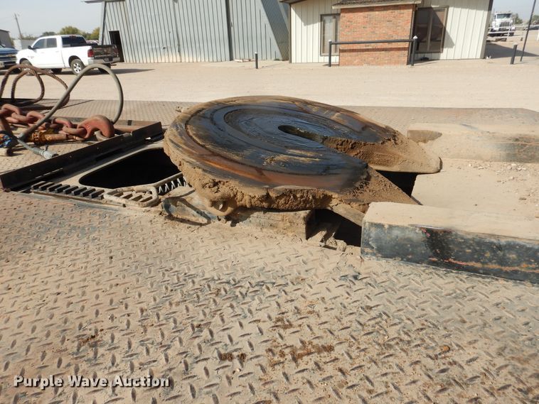 image for item DG8286 1999 Peterbilt 379  winch truck