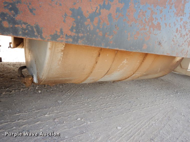 image for item DG8286 1999 Peterbilt 379  winch truck