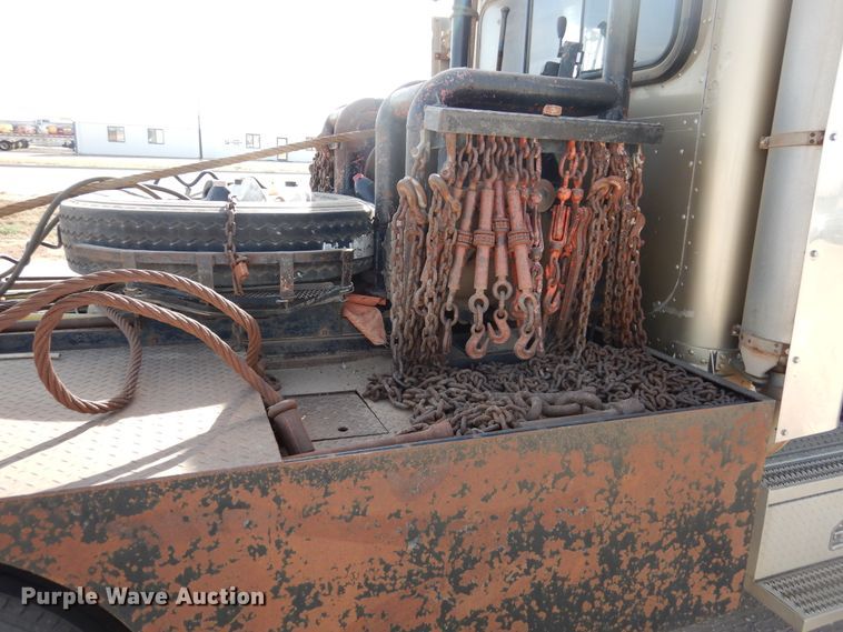 image for item DG8286 1999 Peterbilt 379  winch truck