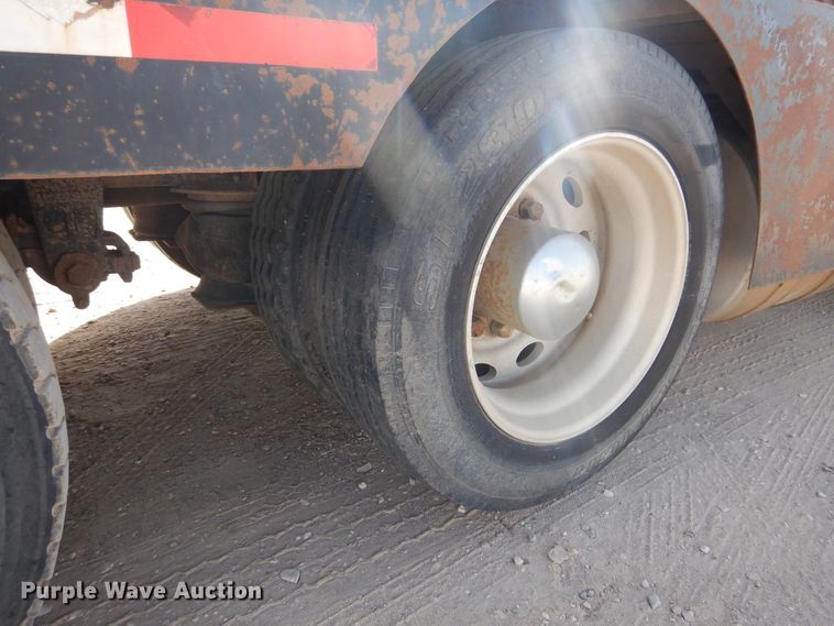 image for item DG8286 1999 Peterbilt 379  winch truck