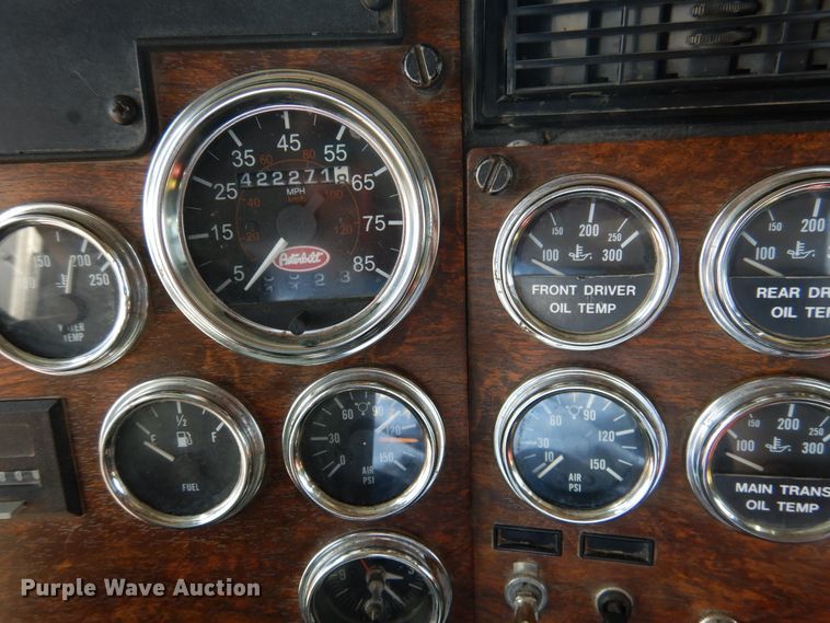 image for item DG8286 1999 Peterbilt 379  winch truck