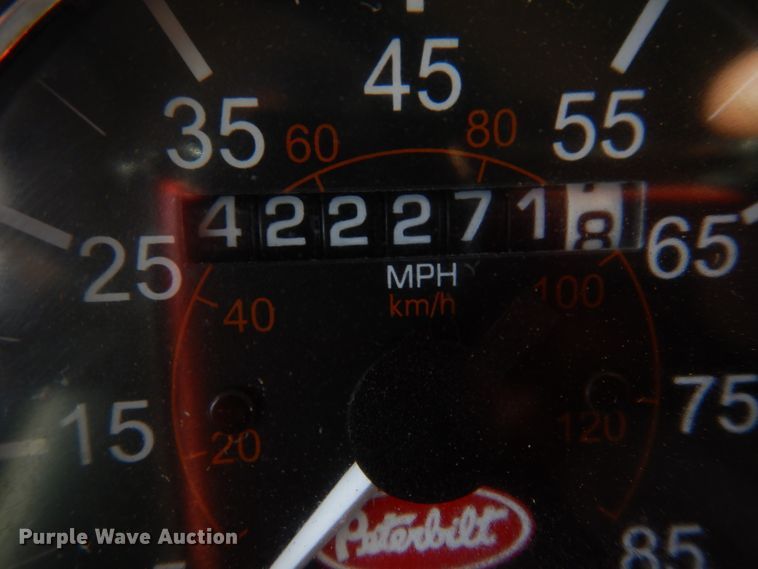 image for item DG8286 1999 Peterbilt 379  winch truck