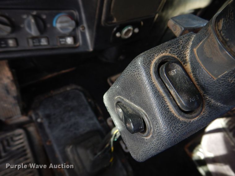 image for item DG8286 1999 Peterbilt 379  winch truck