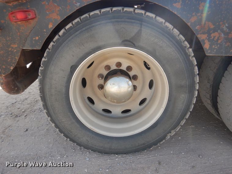 image for item DG8286 1999 Peterbilt 379  winch truck