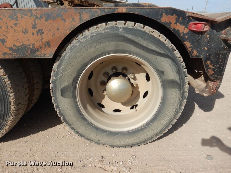 image for item DG8286 1999 Peterbilt 379  winch truck