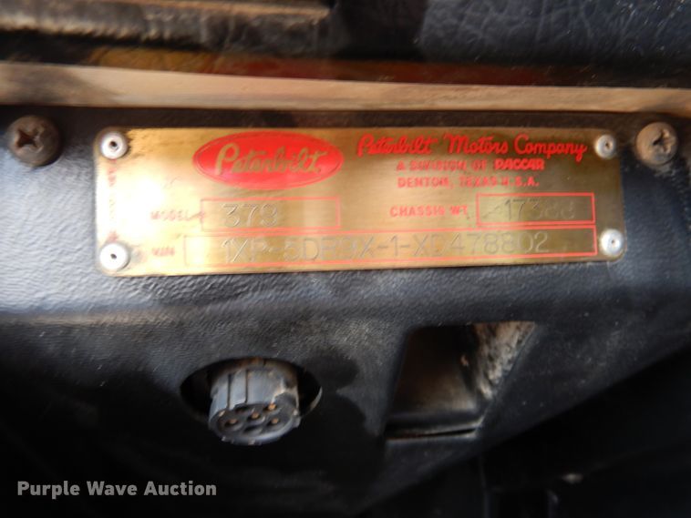 image for item DG8286 1999 Peterbilt 379  winch truck