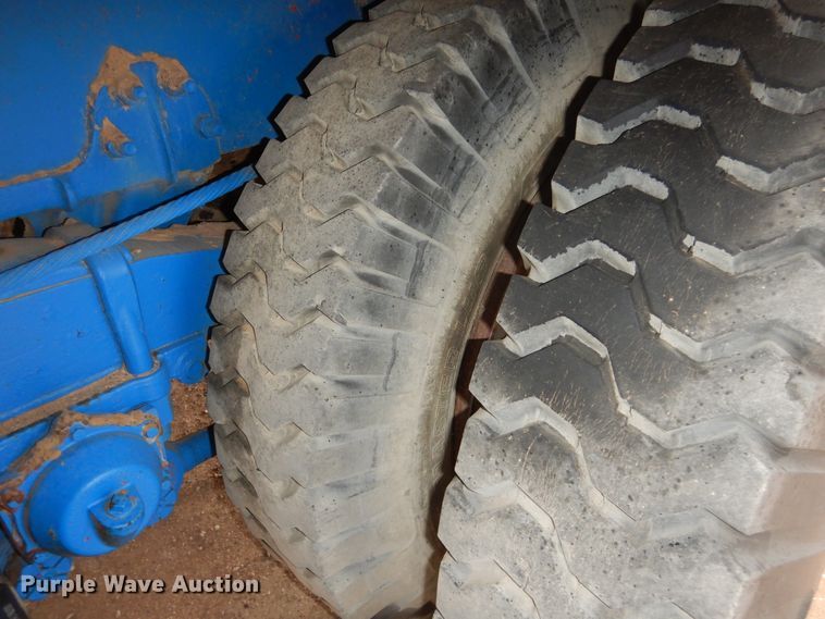 image for item DG8287 1968 Autocar winch truck