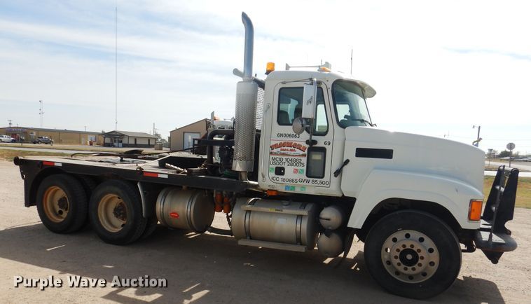 image for item DG8289 2006 Mack CH  winch truck