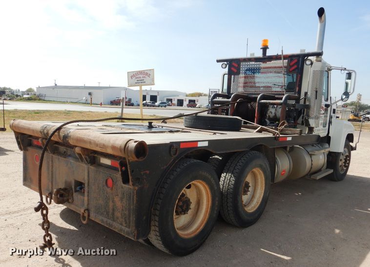 image for item DG8289 2006 Mack CH  winch truck