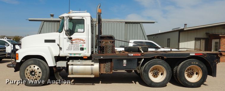 image for item DG8289 2006 Mack CH  winch truck