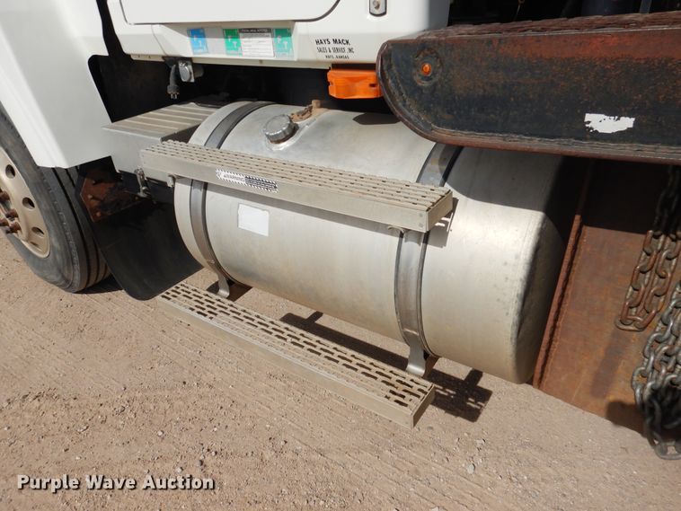 image for item DG8289 2006 Mack CH  winch truck