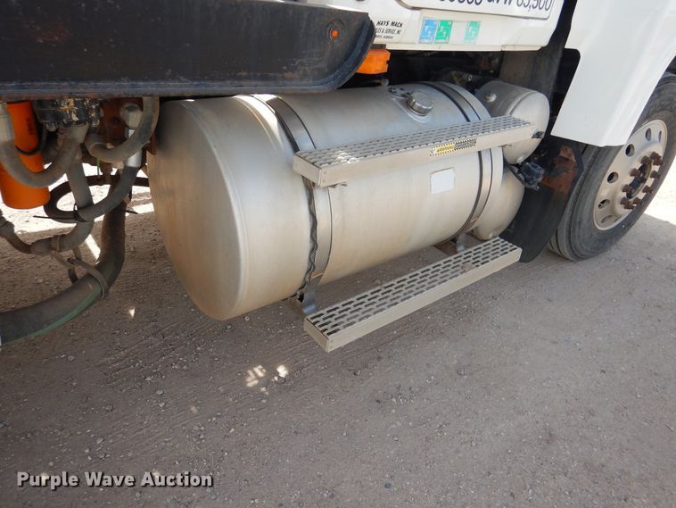 image for item DG8289 2006 Mack CH  winch truck