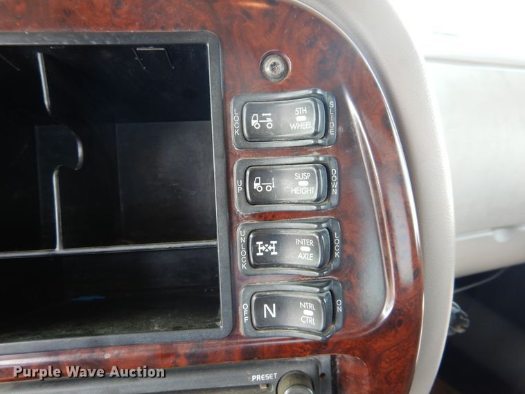 image for item DG8289 2006 Mack CH  winch truck