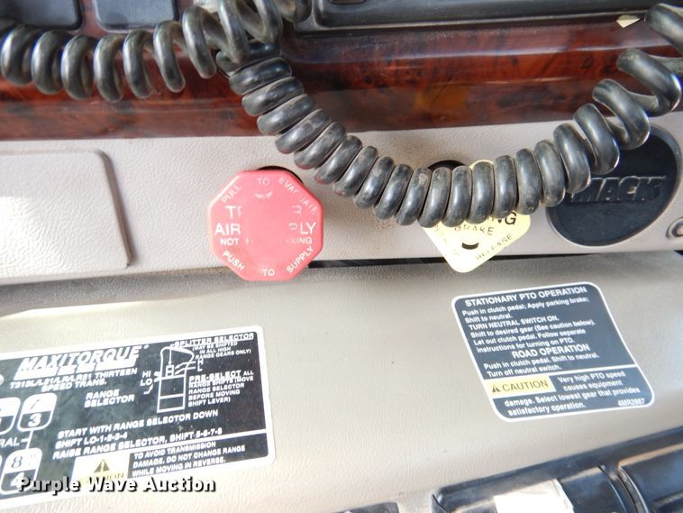 image for item DG8289 2006 Mack CH  winch truck