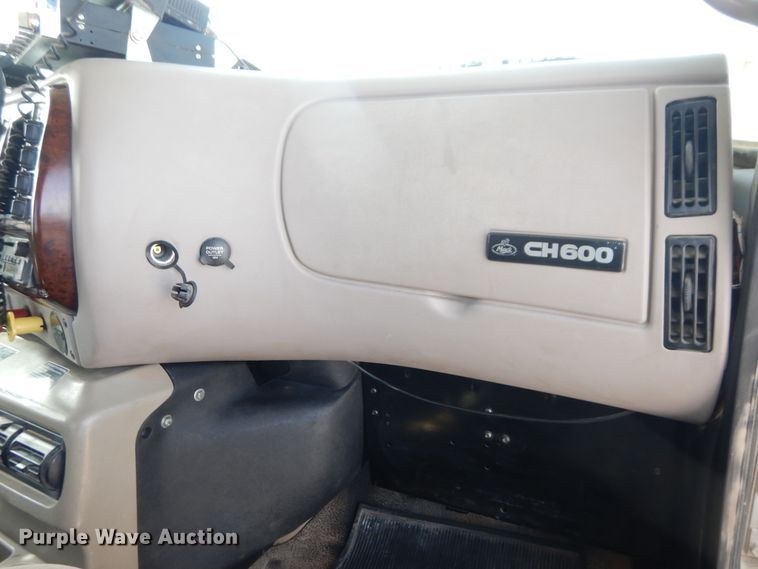 image for item DG8289 2006 Mack CH  winch truck