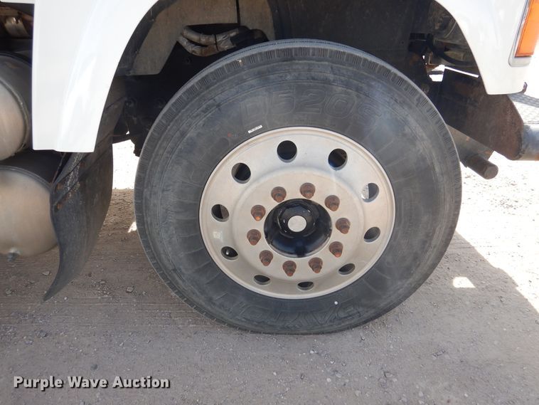 image for item DG8289 2006 Mack CH  winch truck