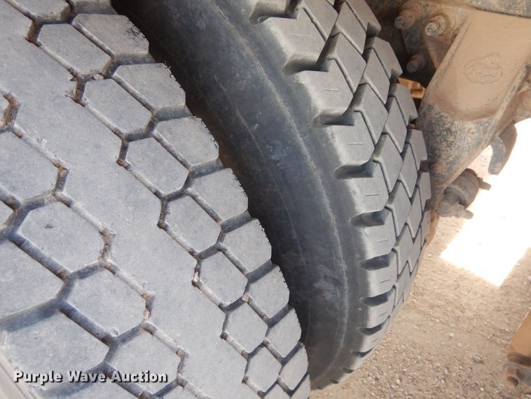 image for item DG8289 2006 Mack CH  winch truck