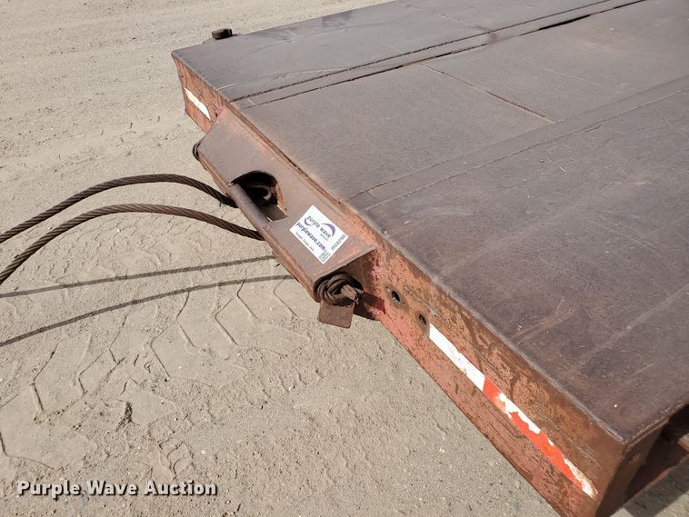 image for item DG8290 1981 Atoka 40D0L oilfield trailer