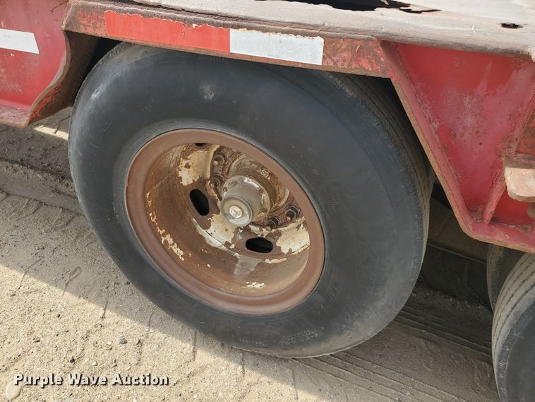 image for item DG8290 1981 Atoka 40D0L oilfield trailer