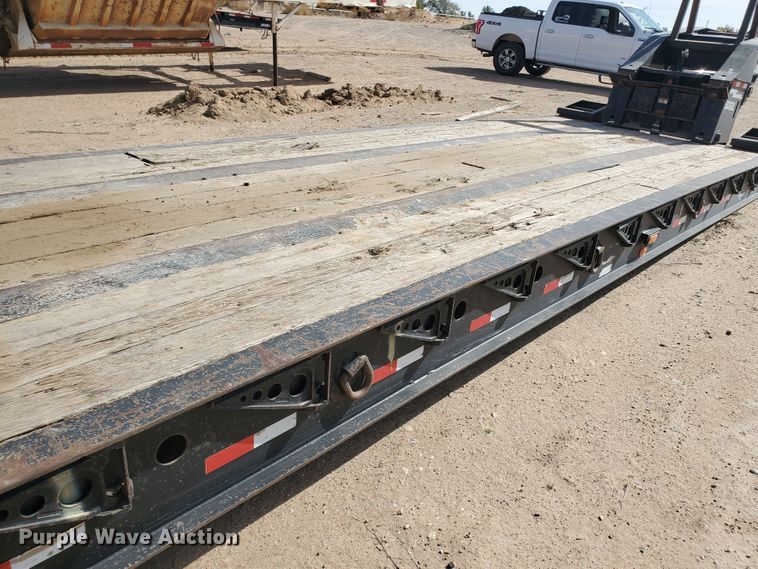 image for item DG8292 2006 Eager Beaver 50GSL lowboy equipment trailer