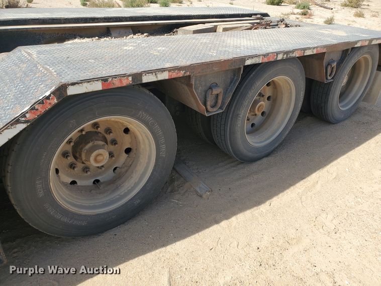 image for item DG8292 2006 Eager Beaver 50GSL lowboy equipment trailer