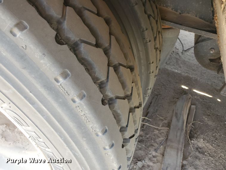 image for item DG8292 2006 Eager Beaver 50GSL lowboy equipment trailer