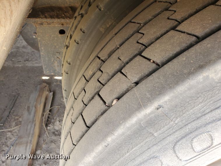 image for item DG8292 2006 Eager Beaver 50GSL lowboy equipment trailer