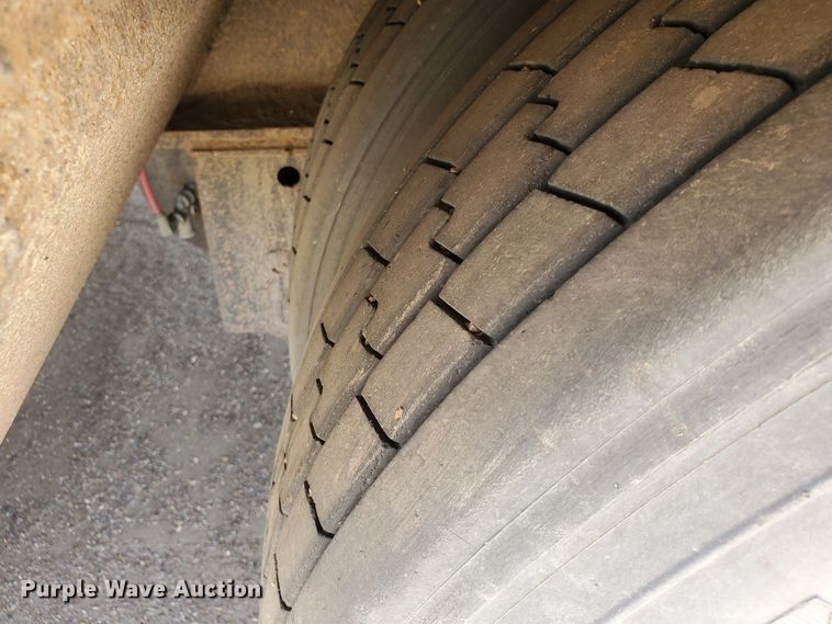 image for item DG8292 2006 Eager Beaver 50GSL lowboy equipment trailer