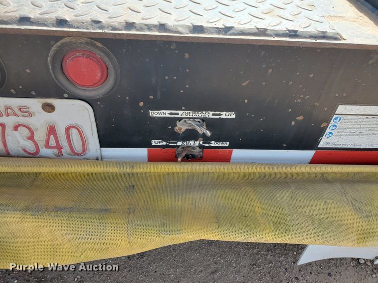 image for item DG8292 2006 Eager Beaver 50GSL lowboy equipment trailer