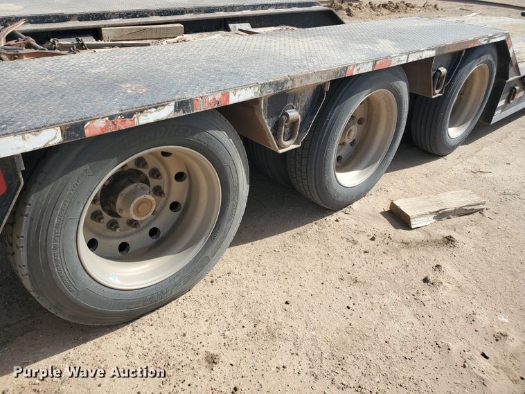 image for item DG8292 2006 Eager Beaver 50GSL lowboy equipment trailer