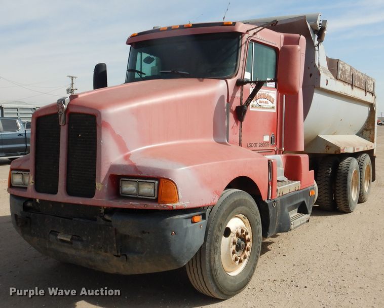 image for item DG8308 1992 Kenworth T600  dump truck