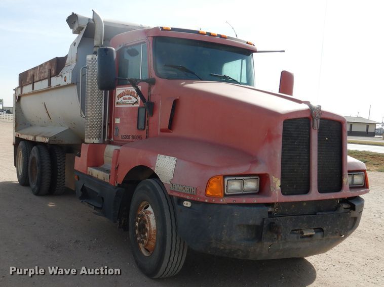 image for item DG8308 1992 Kenworth T600  dump truck