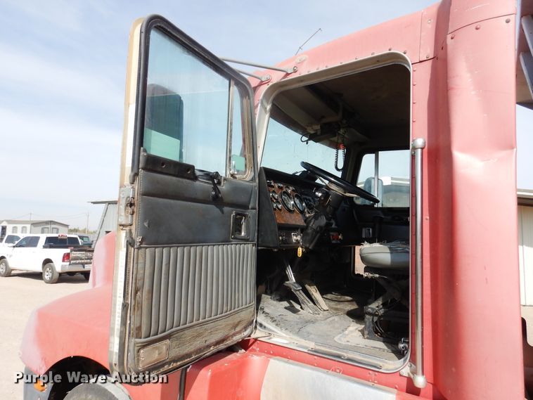 image for item DG8308 1992 Kenworth T600  dump truck